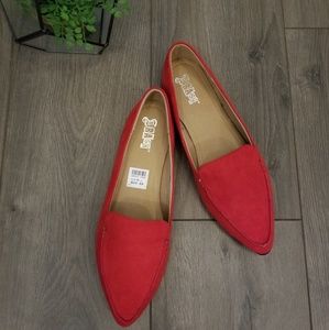 New red pointed flats